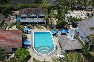 آپارتمانهای توریستها Karibu Palms Resort Diani Beach