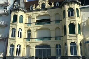 ツーリストアパートメント Tiane