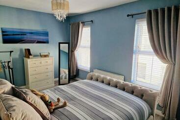 דירות לתיירים Violet House