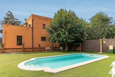 شقق خاصة سياحية Casa Can Roura