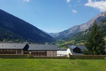 ツーリストアパートメント Haus Pfeiren