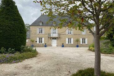 ツーリストアパートメント La Cour D Audouville