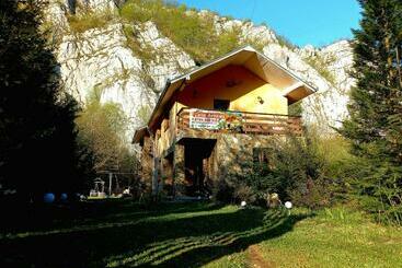 Жильё для туристов Casa Artemi