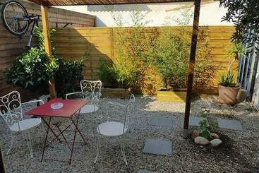 ツーリストアパートメント Charmant Studio Dans Petit Village Du Sud De La France