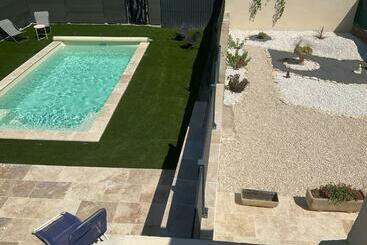 ツーリストアパートメント Gîte Au Pied Du Ventoux