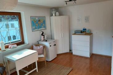 관광객 아파트 Apartment Mit Küche Und Balkon Oder Terrasse, Ruhig Und Gut Erreichbar