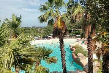 관광객 아파트 Charmant Appartement Village Restanques De Saint Tropez