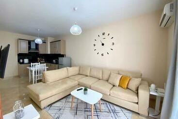 דירות לתיירים Chlo Apartment 2 Tirana