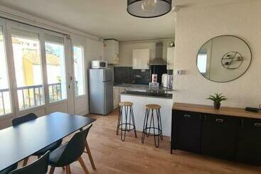 شقق خاصة سياحية T2 Rénové Avec Parking Gratuit Sur Place