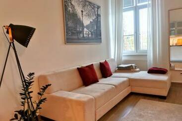 ツーリストアパートメント Cozyhome In Old Town, Presidential Apartment