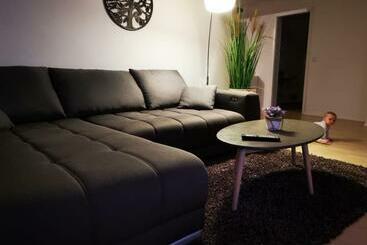 관광객 아파트 Ferienwohnung Am Kirchfeld