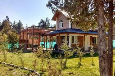 شقق خاصة سياحية Golden House   Chalet De Montaña
