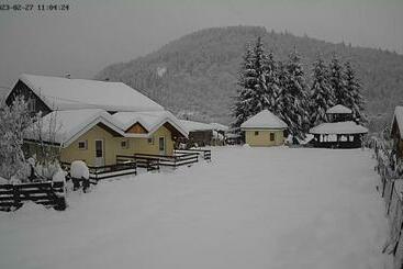 관광객 아파트 La Poalele Raraului!!!