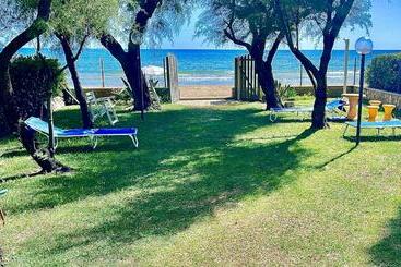شقق خاصة سياحية Villa Sulla Spiaggia X6 Con Giardino E Posti Auto