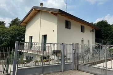 דירות לתיירים Appartamento Comolake Sanfermo Parco Spina Verde