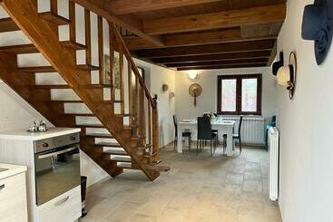 관광객 아파트 Comfy 3 Bed Apartment, Near Picinisco, Free Parking And Wifi