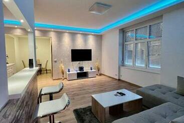 ツーリストアパートメント Hugo Bianca Lux