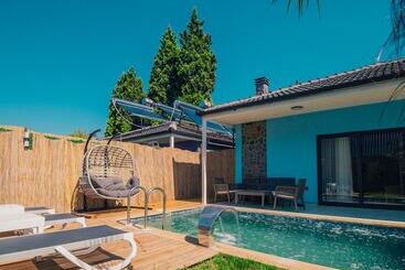 آپارتمانهای توریستها Naturel Stone Villalari