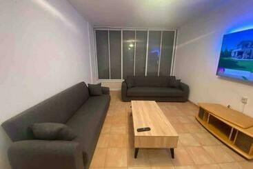 شقق خاصة سياحية New  Luxury 4 Rooms Apartment For 11 People