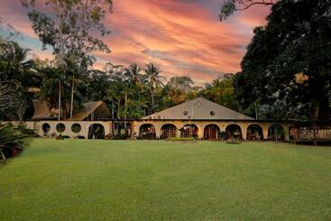 游客公寓 Beachfront Paradise Araluen Resort Close To Cairns