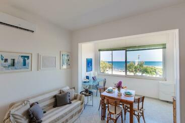 شقق خاصة سياحية La Vista Mare Da Rossella