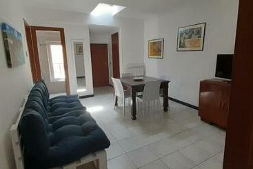 游客公寓 Mansardato 20 Mt Dal Mare Albissola Marina