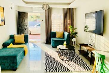 관광객 아파트 Monaco Villa Palapye