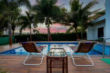 דירות לתיירים White Coco House 4bhk