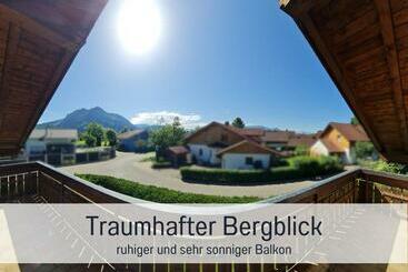 ツーリストアパートメント Ferienwohnung Am See Mit Bergblick & Sonnenbalkon