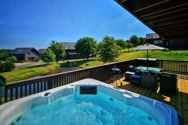 شقق خاصة سياحية Lake View Lodge