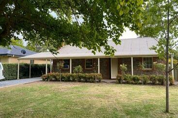 ツーリストアパートメント Cook S Cottage In Balhannah