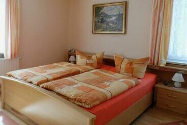 Жильё для туристов Ferienwohnung Sommerschuh