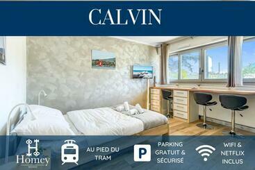 דירות לתיירים Homey Calvin   New / Free Parking / Proche Tram