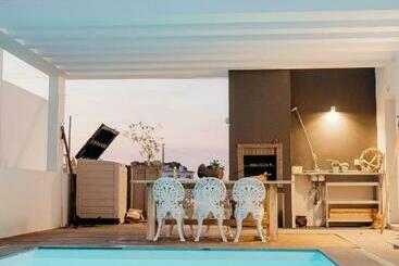 ツーリストアパートメント Villa Saudade   Sustainable Living