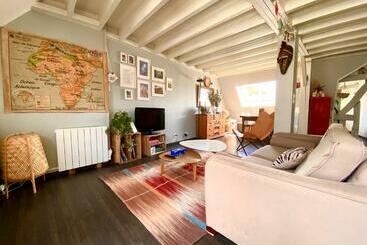 דירות לתיירים L Exotique    Superbe Logement Atypique Rouen   087