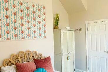 Жильё для туристов Seaside Seashell Suite