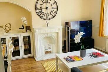 ツーリストアパートメント Superb And Comfortable 3bd Home In Dagenham