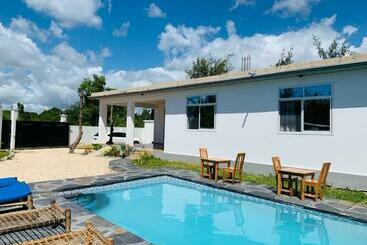 ツーリストアパートメント Villa Liam Kiwengwa Zanzibar