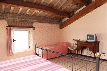 بيت ريفى Agriturismo Novara