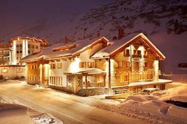 هتل Bentleys House