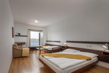 Отель Uvala Scott