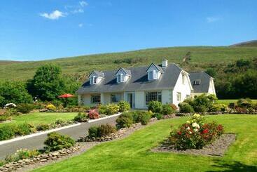 בית מלון כפרי Glencurrah House B&b