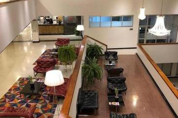 هتل Hunza Y Centro De Convenciones