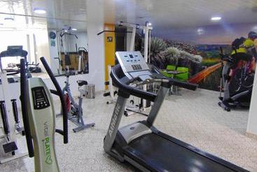 هتل Hunza Y Centro De Convenciones