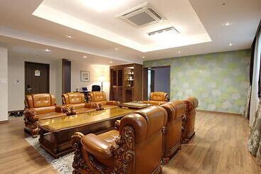 Отель International Changwon