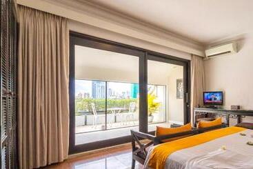 בית מלון כפרי White Mansion 白色公馆