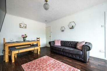 ツーリストアパートメント 3 Bedroom House By The Cosy Corner Short Lets & Serviced Accommodation Greater Manchester With Free