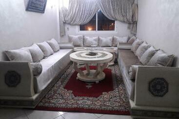 ツーリストアパートメント Appartement Plage Wad Marzag