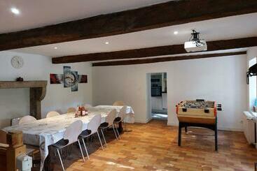 דירות לתיירים La Cambuse Des Gones   Gîte 3 Chambres