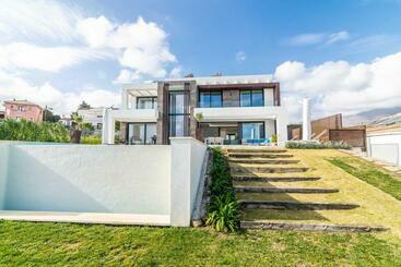 דירות לתיירים Majestic Casa Luxus. 5 Star Villa In Estepona